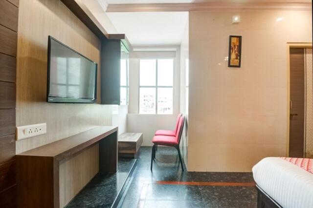 Hotel Tejasri Residency Vijayawada Exterior photo